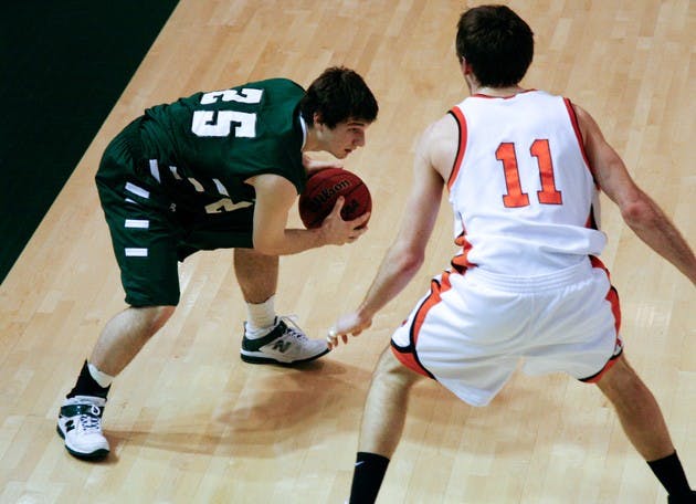 Michael Giovacchini '08 (above) and Jonathan Ball '08 will play their final games in a Dartmouth jersey this coming weekend in Hanover.