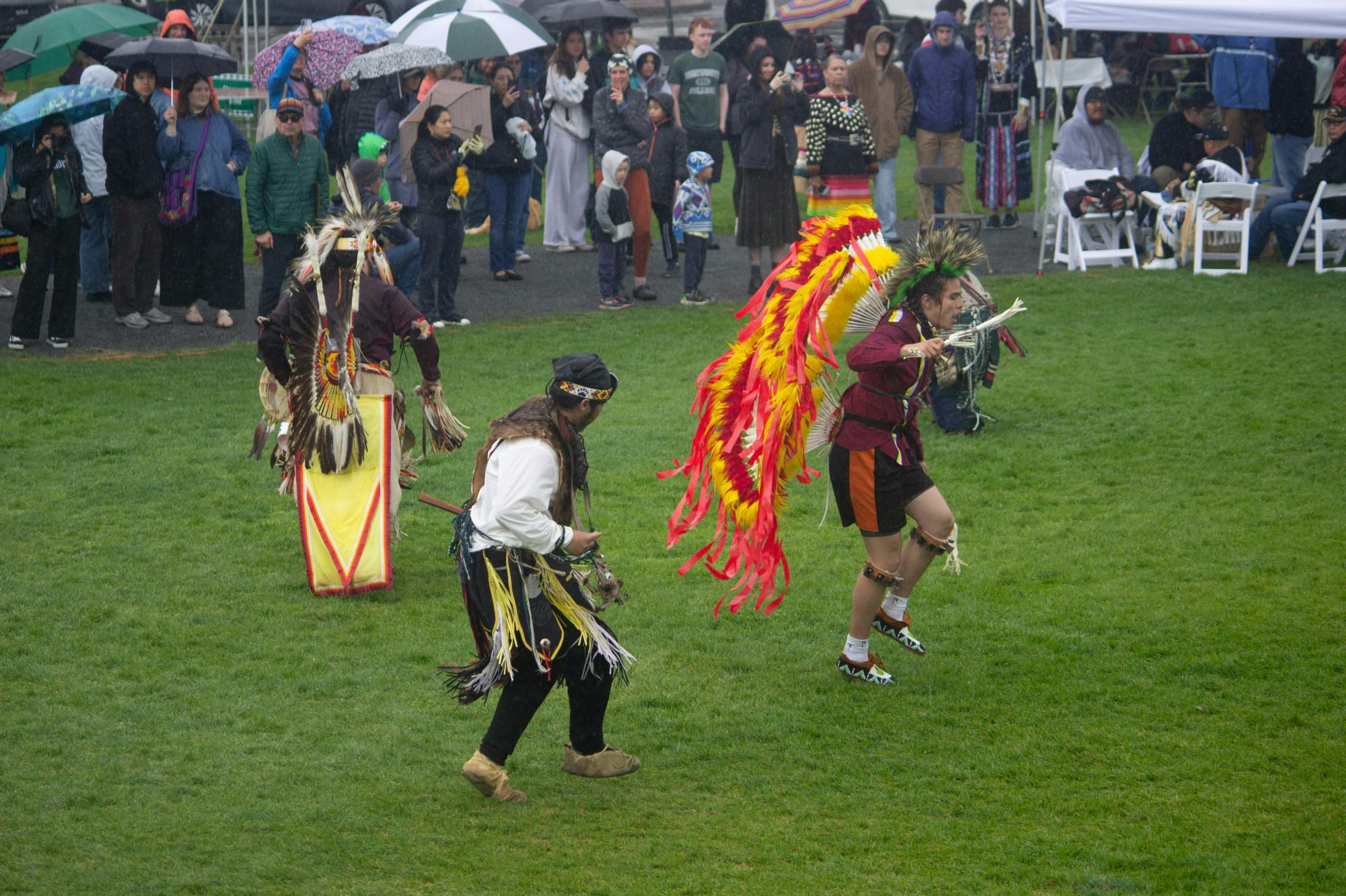 050826-charliepeterson-powwow.jpg
