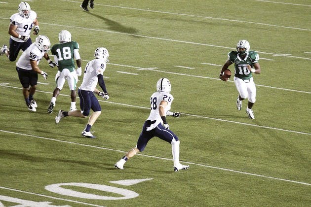 Dalyn Williams '16 had five carries for nine yards and two completions for five yards in Dartmouth's 35-7 victory over Butler on Saturday.