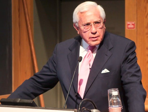 Gordon Zacks, a former adviser to President George H.W. Bush on Middle Eastern affairs, delivered a lecture on Thursday about Islamic fundamentalism.