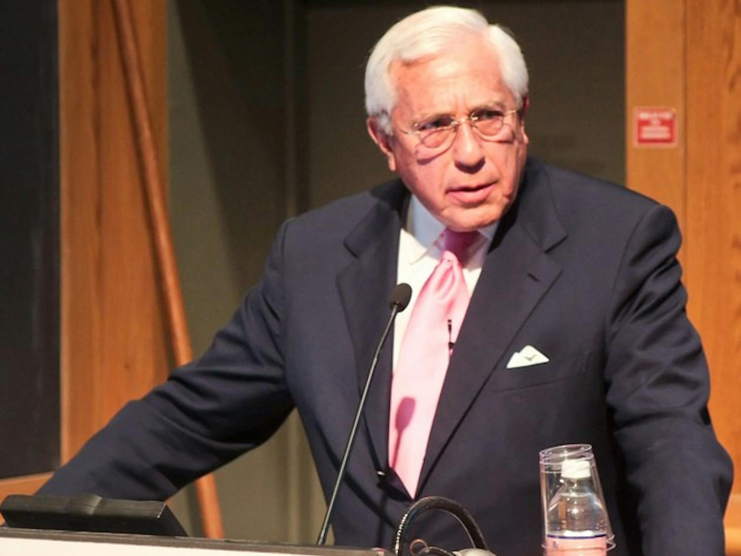 Gordon Zacks, a former adviser to President George H.W. Bush on Middle Eastern affairs, delivered a lecture on Thursday about Islamic fundamentalism.