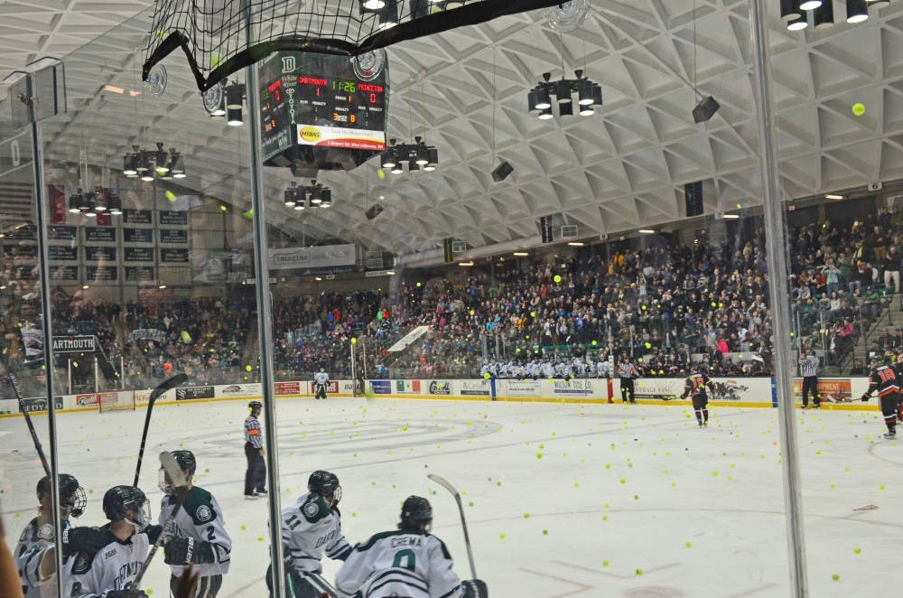 2-1-16-sports-menshockeyvprincetontennisballs-seamorezhu