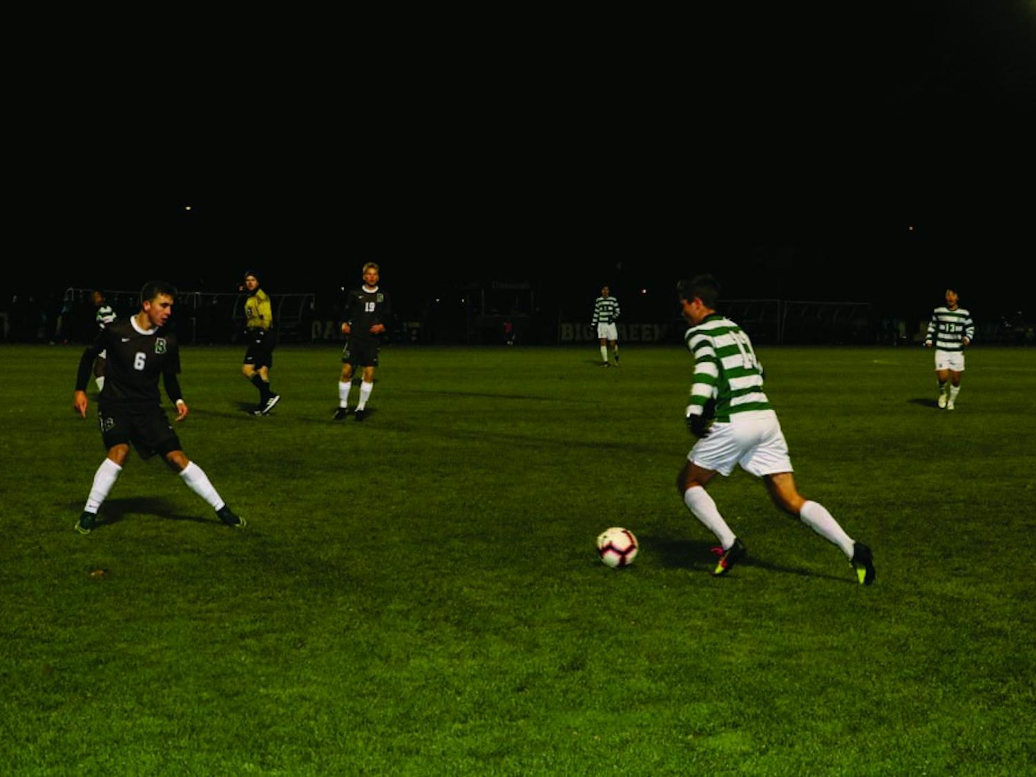 The men’s and women’s soccer teams finished off their seasons this weekend, each earning their fourth conference win.