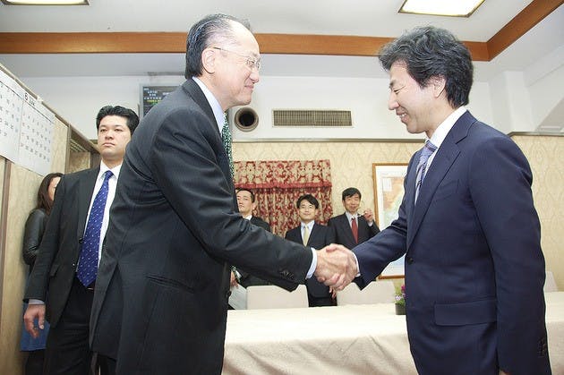 College President Jim Yong Kim met with the Japanese finance minister as part of his worldwide tour to garner support from key World Bank countries.