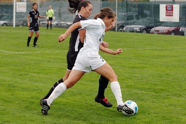 Sarah Johnson '07 and the Lady Green improved to 2-0 in the Ivy League with their win over Princeton.