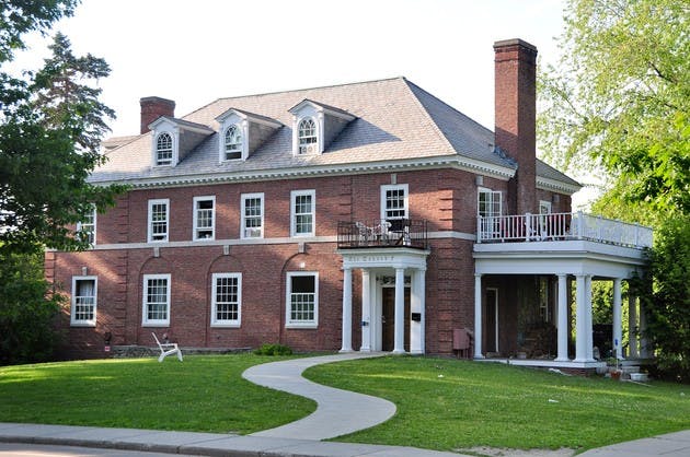 06.01.10.news.tabard_chris parker