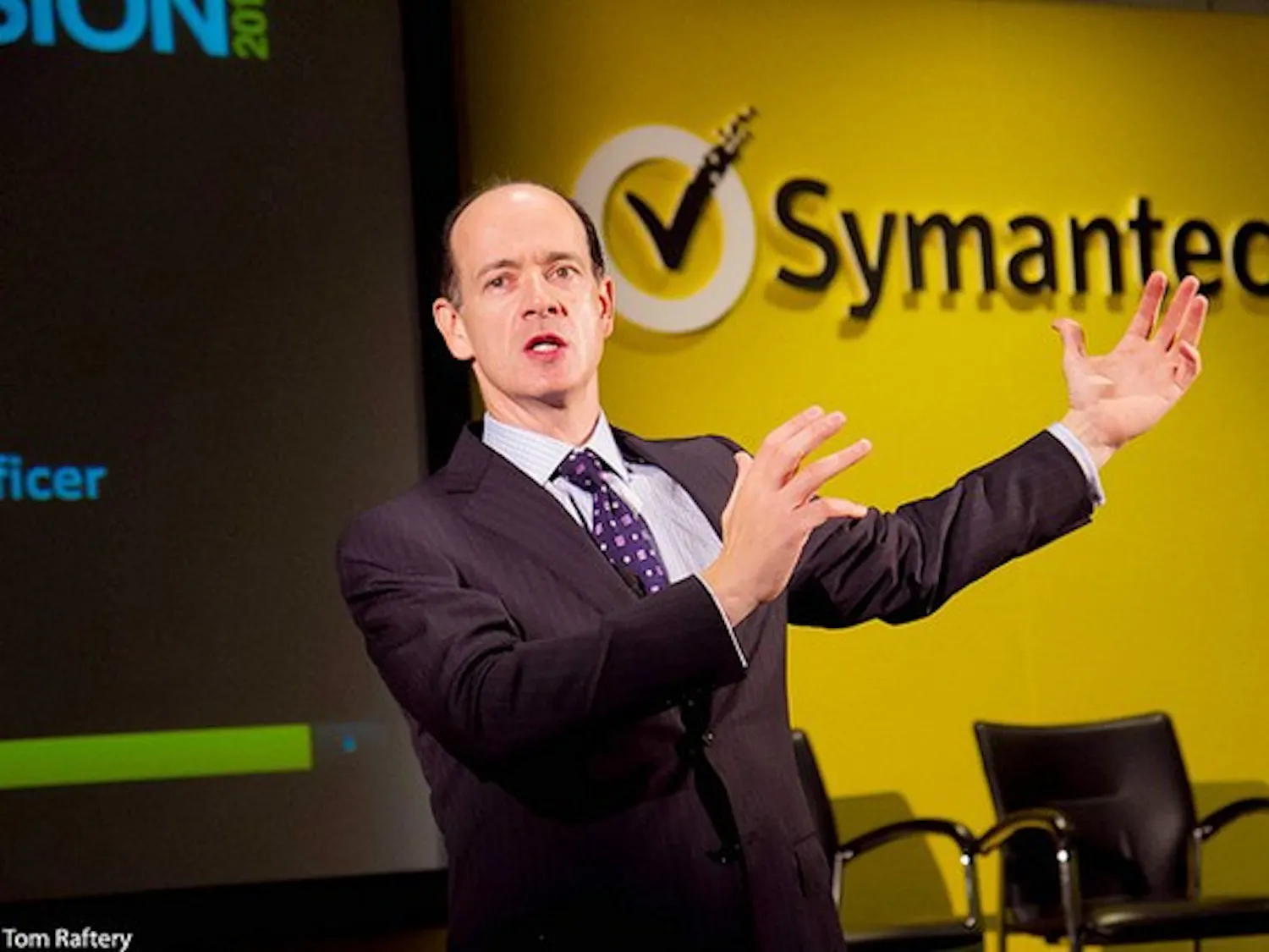 Enrique Salem '87, who majored in computer science at the College, will serve on an advisory board for Obama.