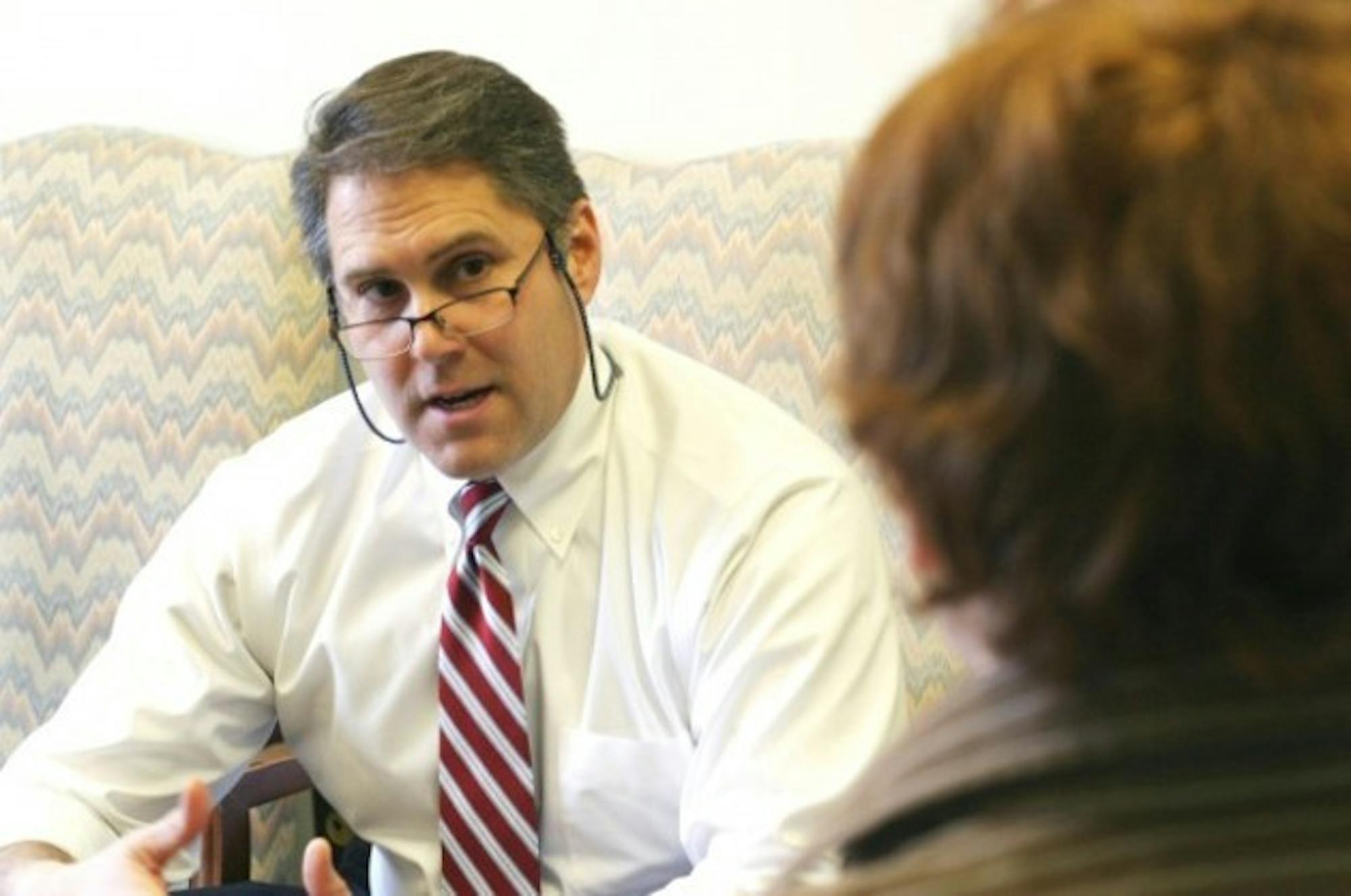 Student Assembly brought lawyer John Kacavas of Manchester-based law firm Kacavas & Ramsdell to campus Tuesday to give students free legal advice.