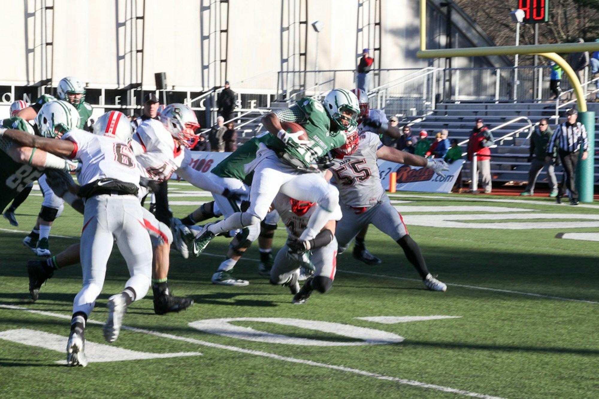 11-17-14-sports-footballhoriz-tracy-wang