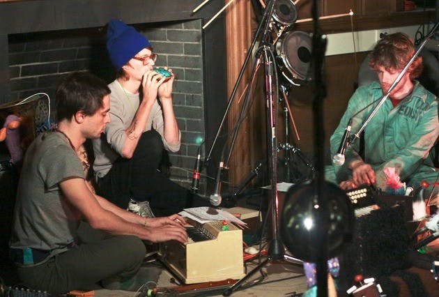 11.09.09.arts.digital_harvest