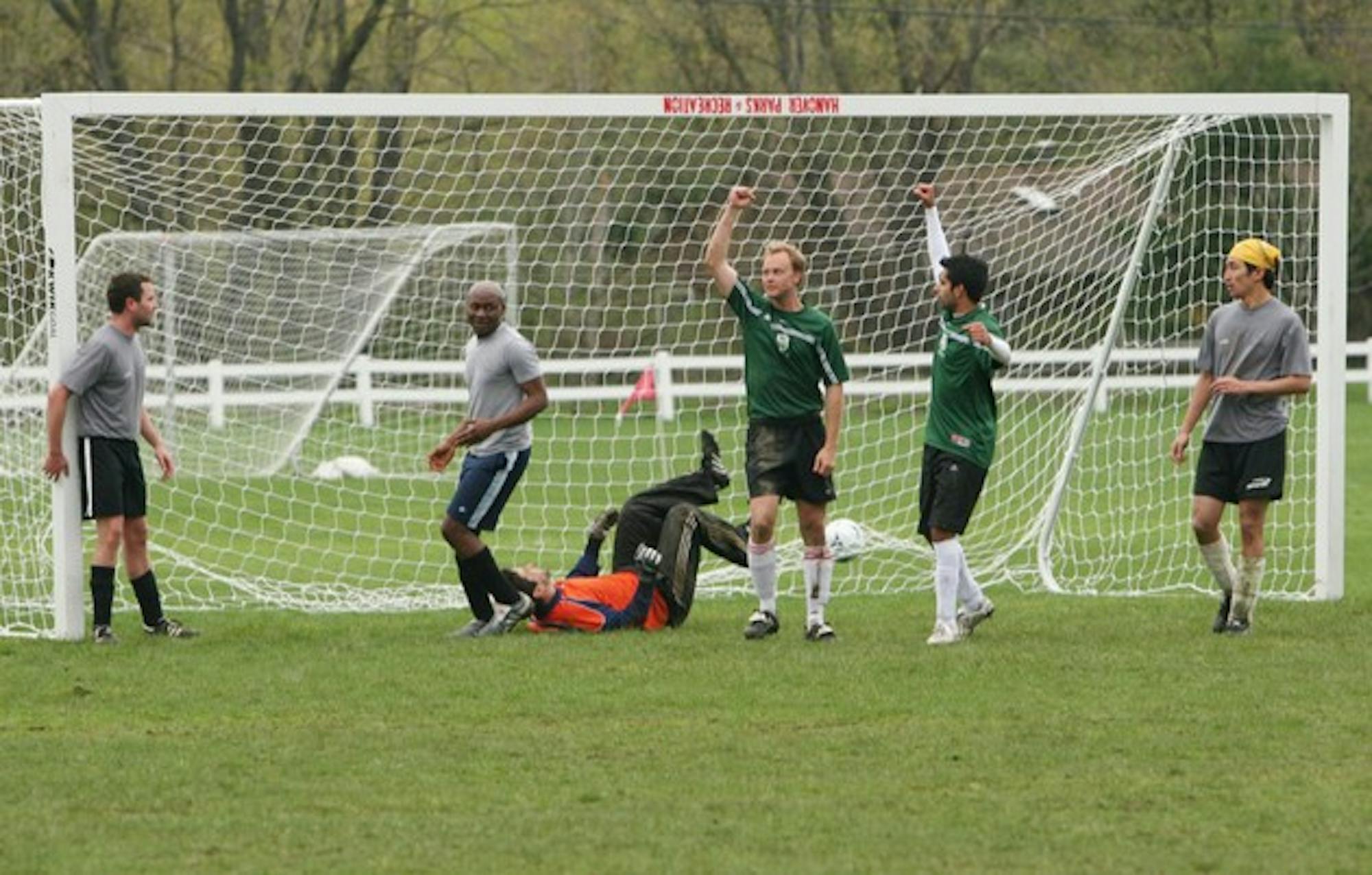 The Tuck 'Green' team advanced past the group-play stage before losing to Tepper in the knockout round.