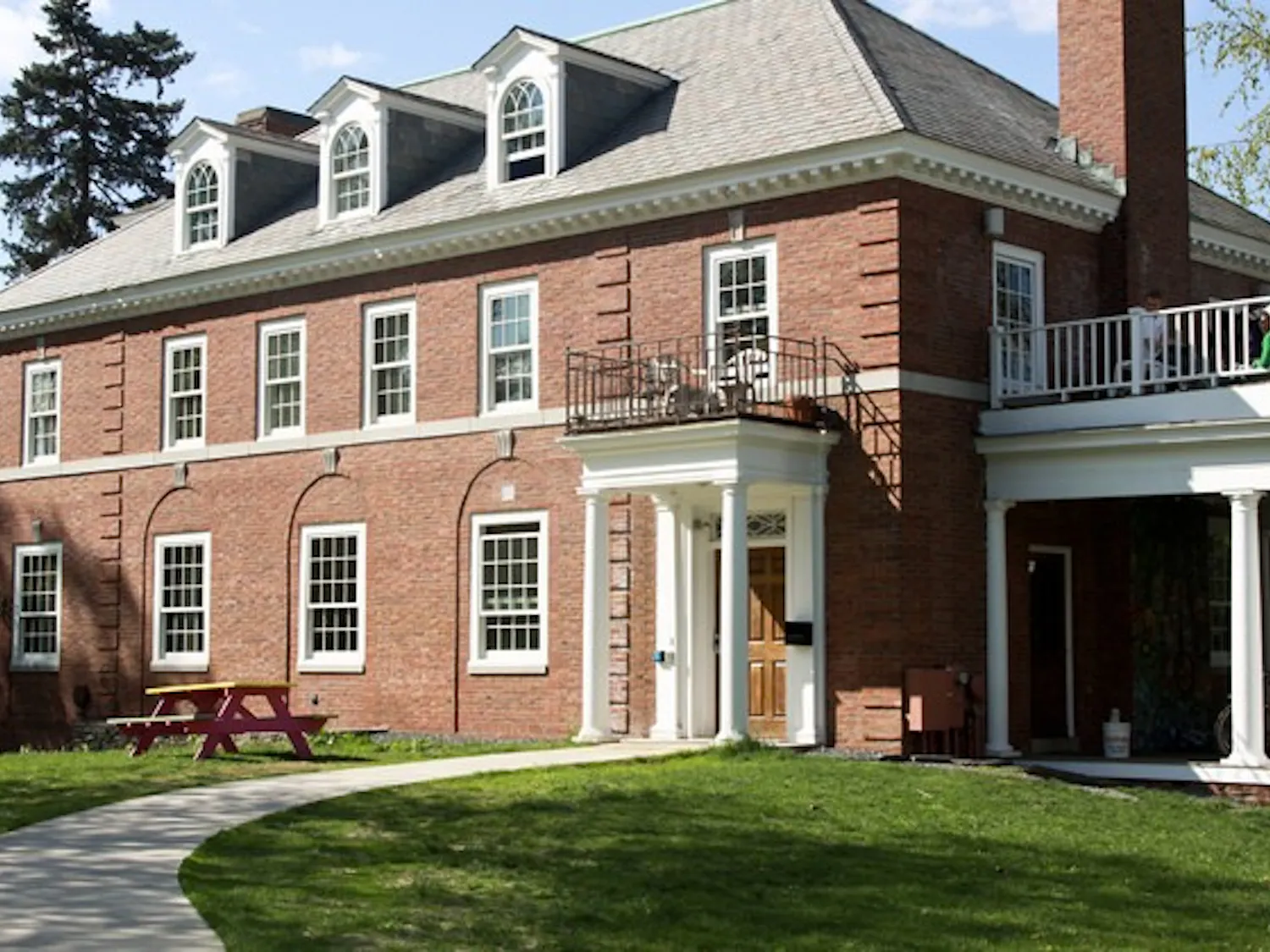 02.19.10.news.Tabard