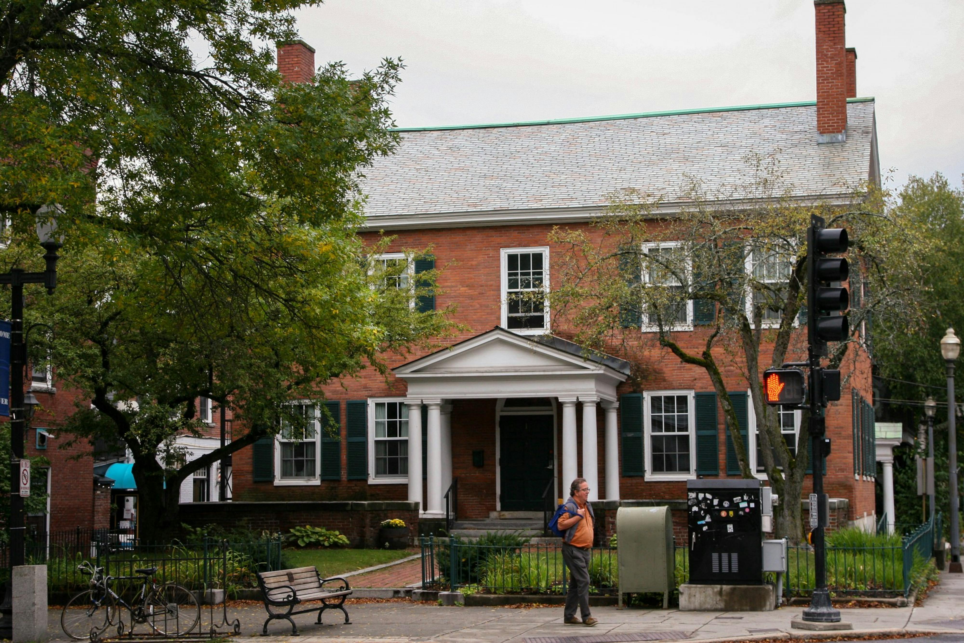 Casque And Gauntlet Building Leased To Tuck As Graduate Student Housing The Dartmouth