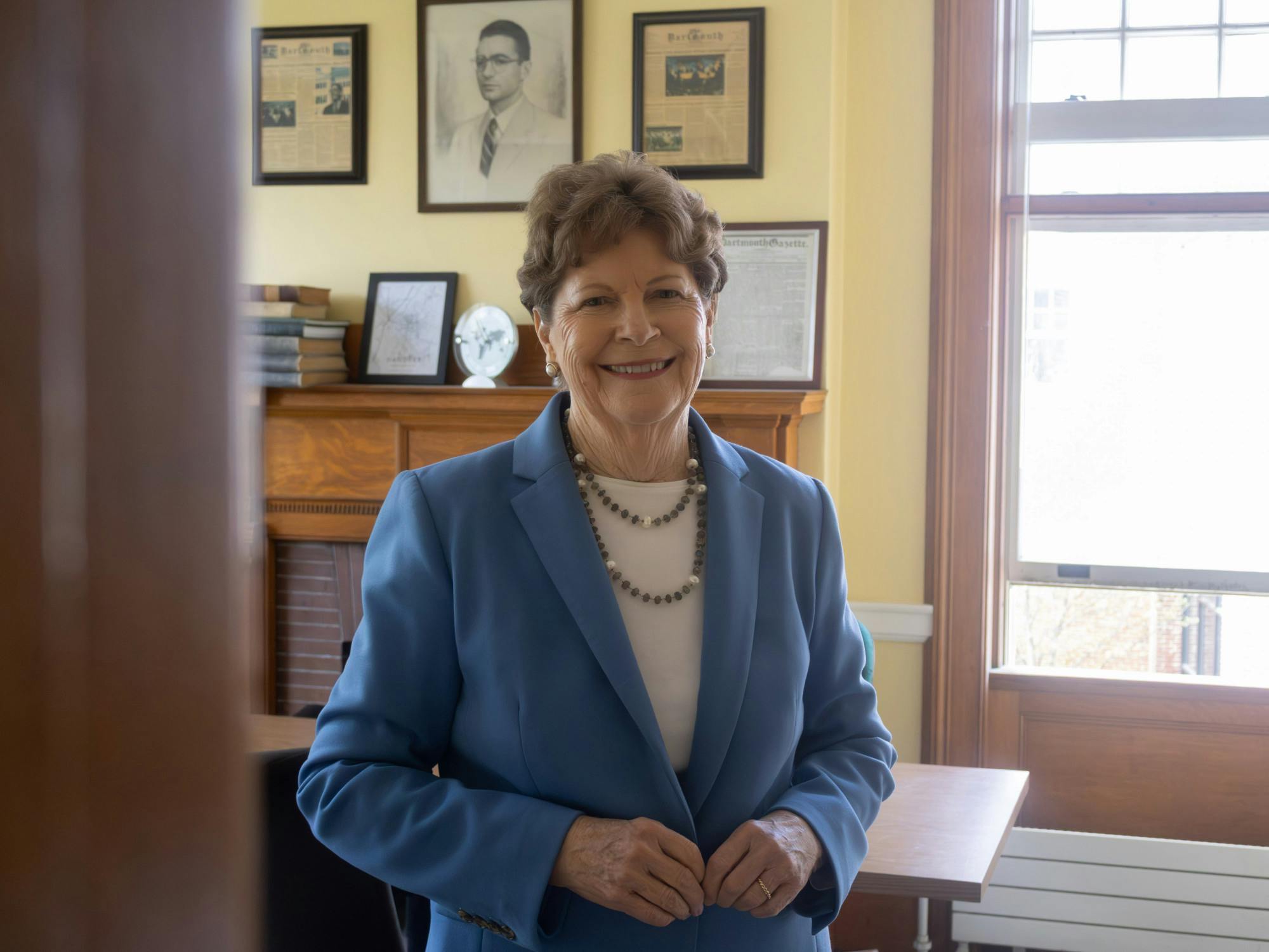 050726-dregonzales-jeanneshaheen-2.jpg