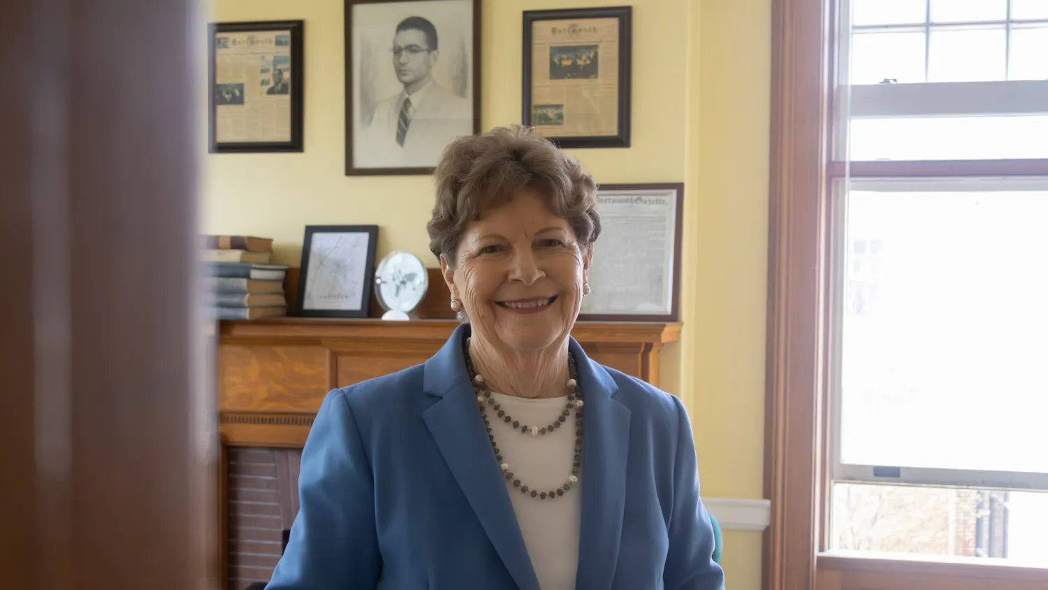 050726-dregonzales-jeanneshaheen-2.jpg