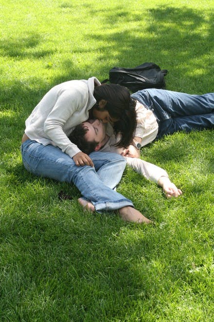 Students take advantage of the weather to spend time on the Green.