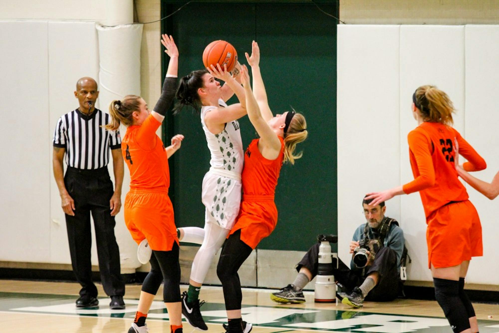 2-3-20-sports-womensbasketball1-lorraineliu