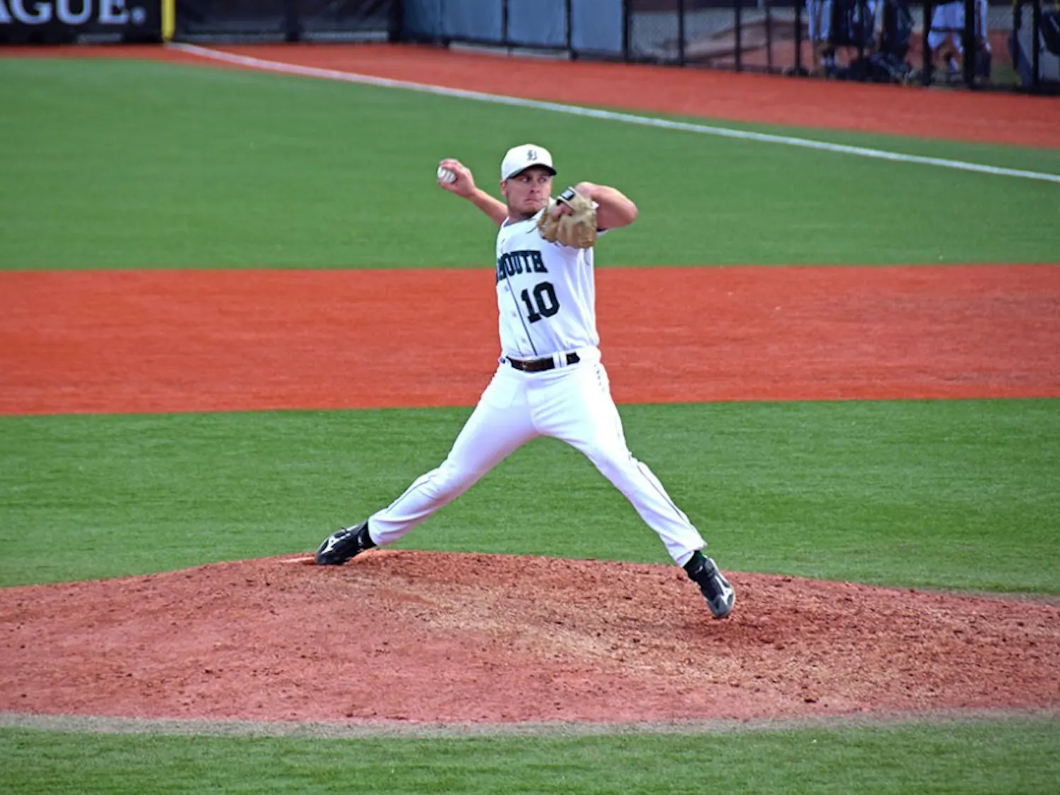 Dartmouth baseball won its first game following a four-game skid by beating the College of the Holy Cross 2-1.