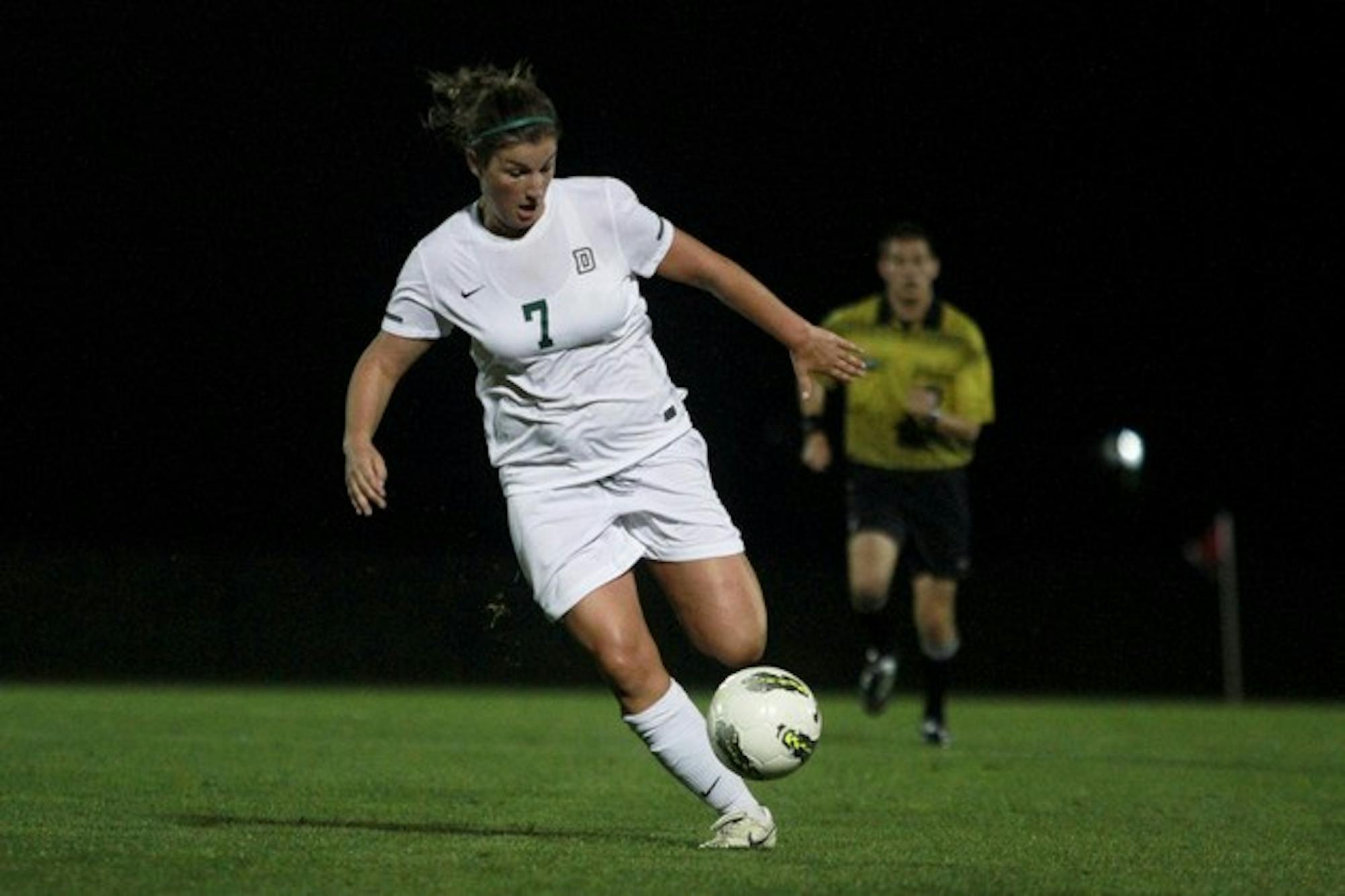 09.28.11.sports.WSoccer