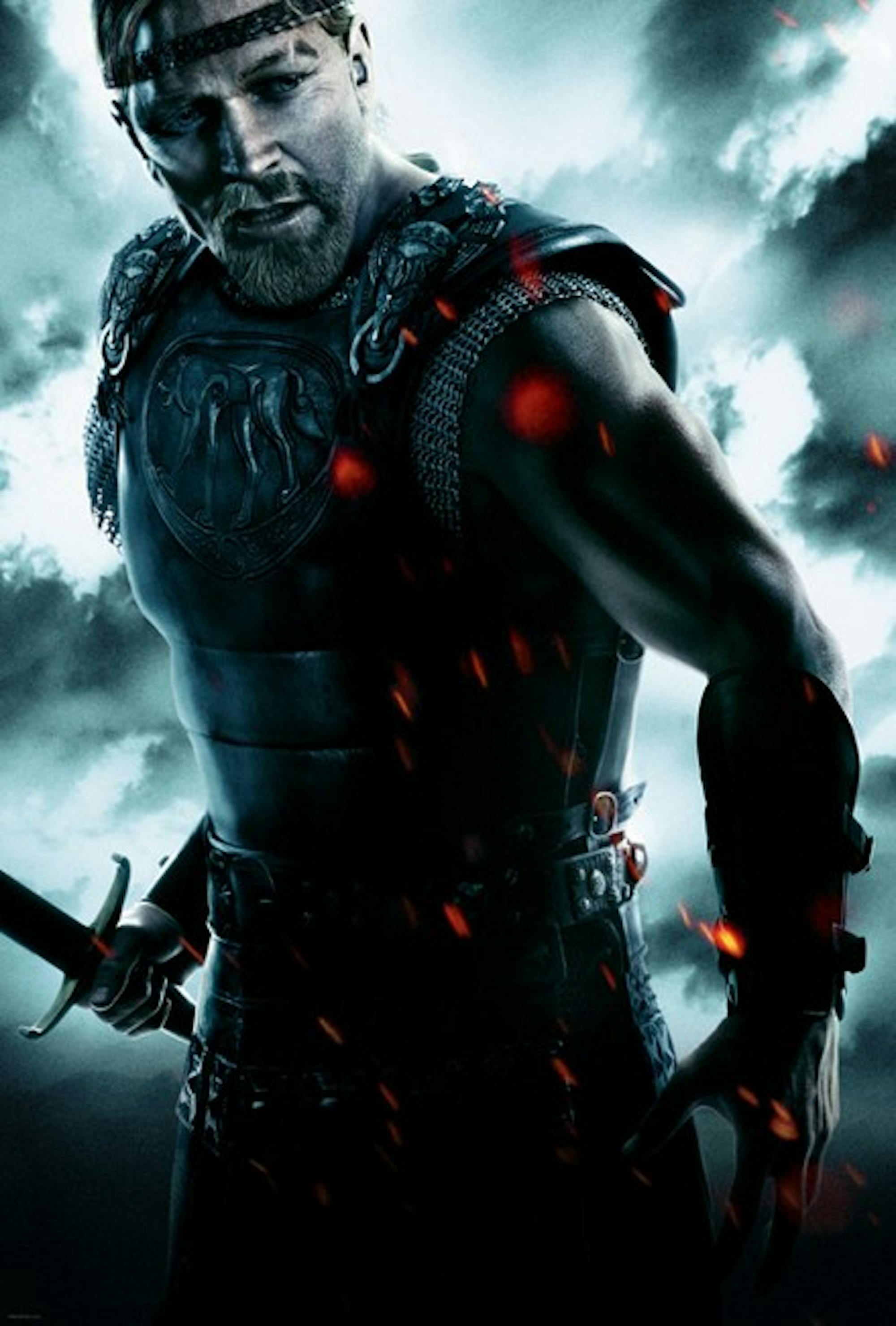 Ray Winstone looks rather svelte as Beowulf, thanks to the film's CGI team.