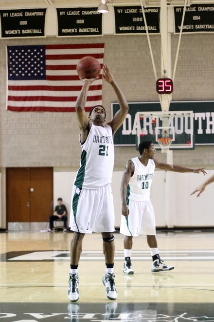 01.06.10.sports.mbasketball2