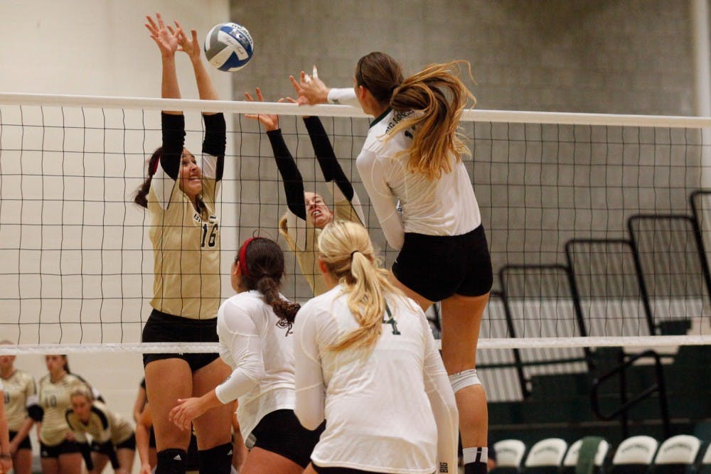 9-24-14-sports-wvolley-jeffrey-lee