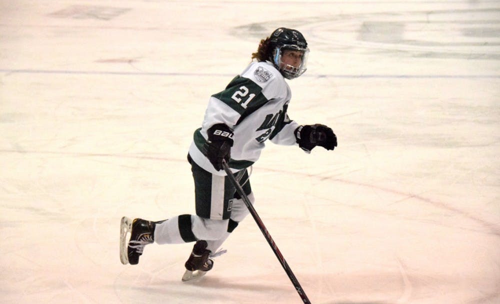 1-6-16-sports-womenshockey3-annieduncan