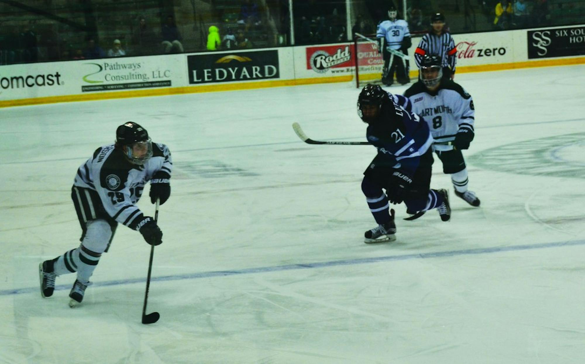 Men's hockey picked up a big win against Holy Cross on Sunday.