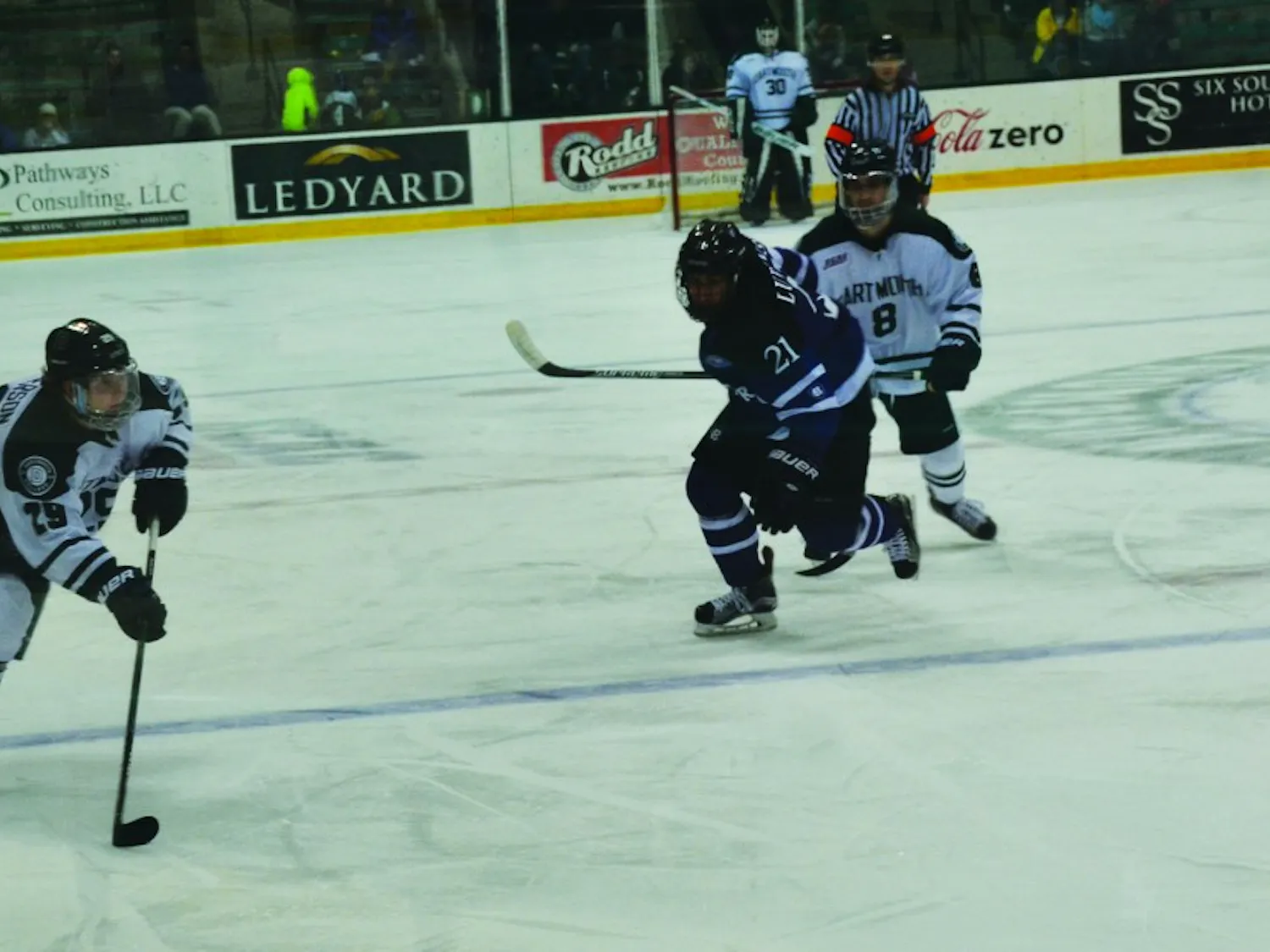 Men's hockey picked up a big win against Holy Cross on Sunday.