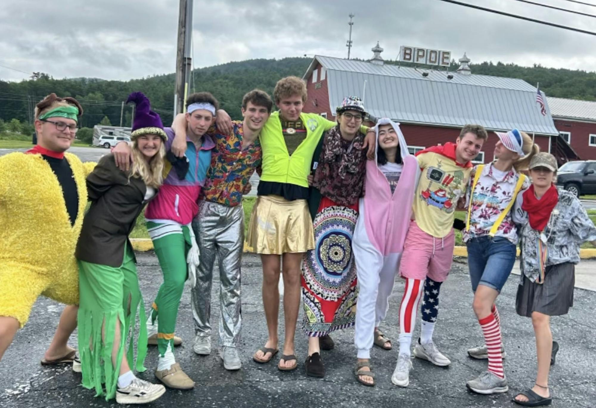 Flair, Bequests and Wild Themes: The Going-Out Fashion of Sophomore Summer photo