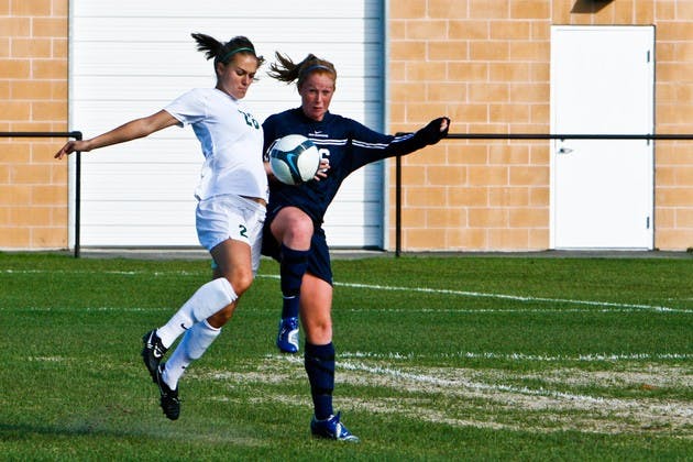10.19.09.sports.SW.wSoccer