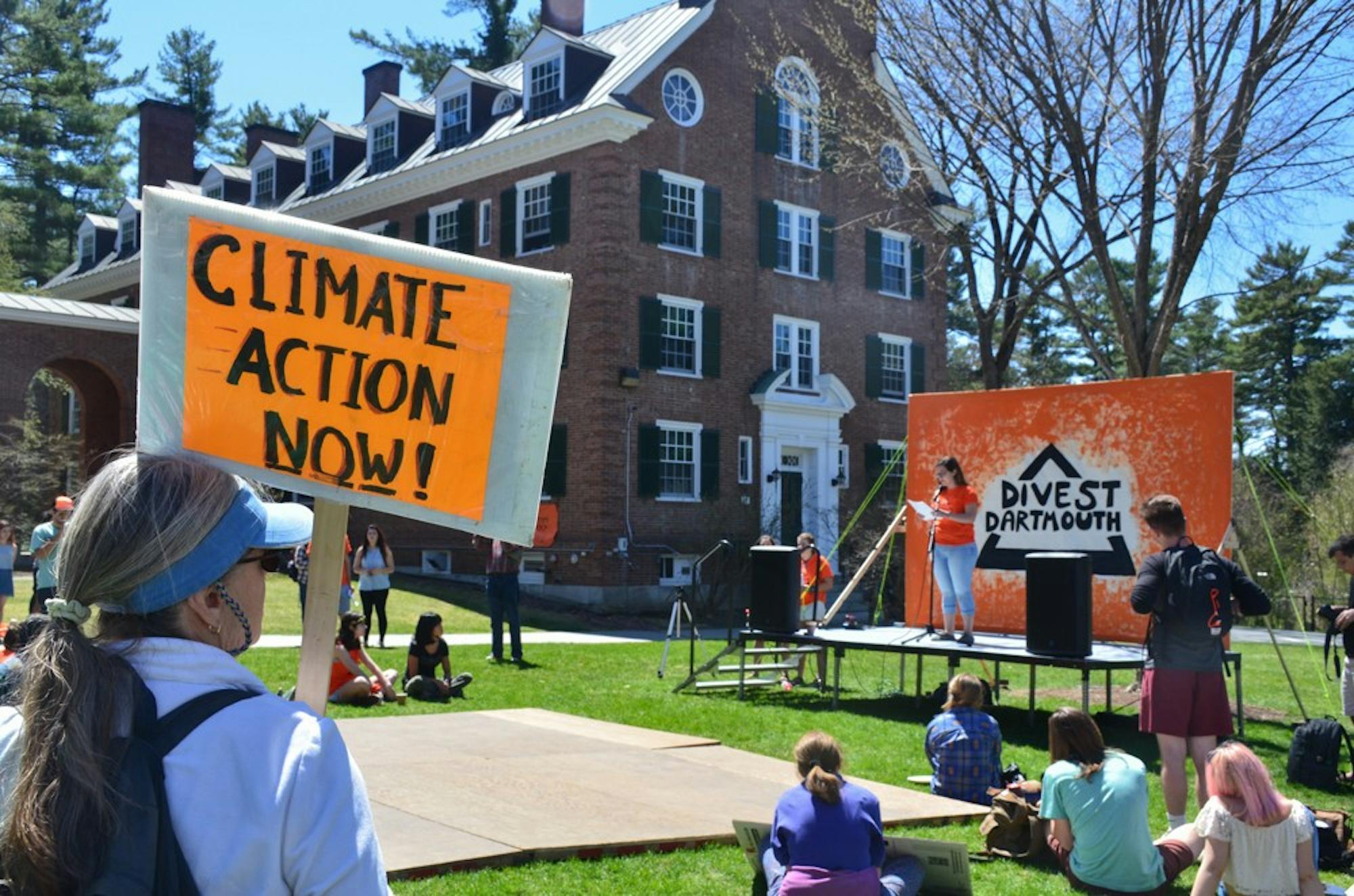 Divest Dartmouth hosted the largest climate rally in New Hampshire.