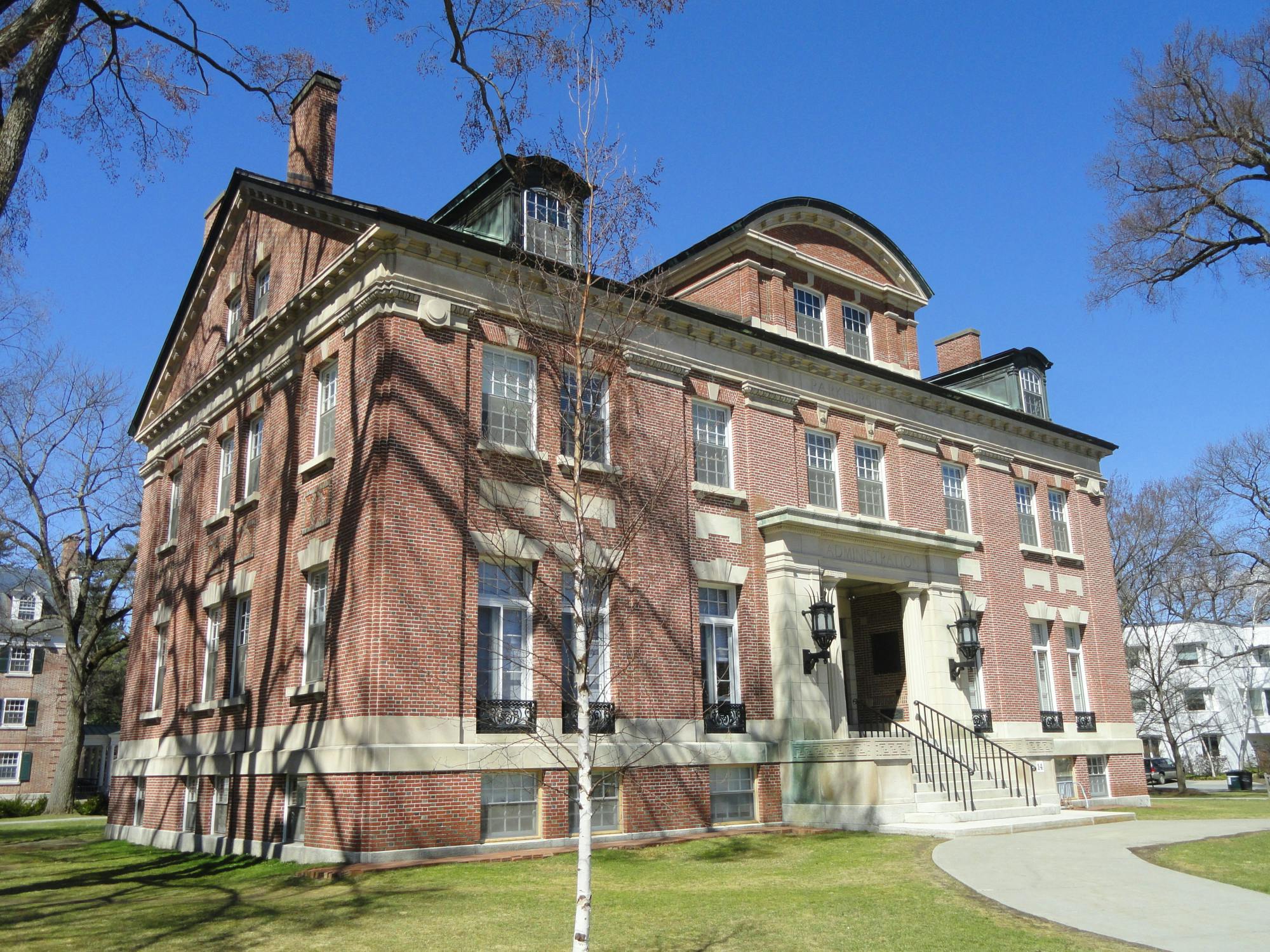 Parkhurst_Hall,_Dartmouth_College_-_DSC09074.jpeg