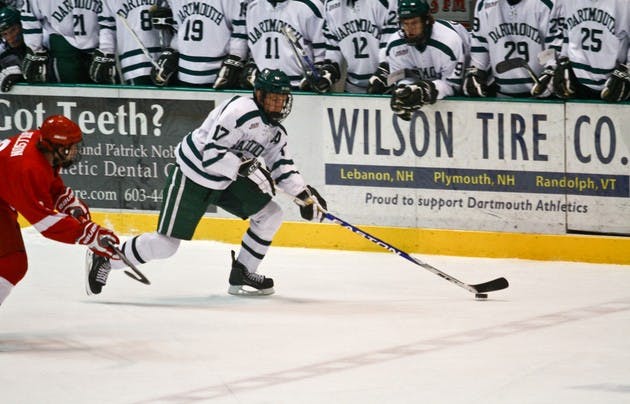 02.27.10.sports.MHockey