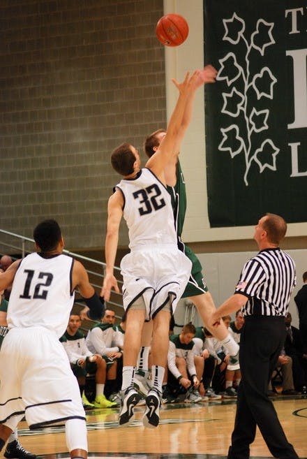 2.4.13.sports.mens-basketball.coverphoto