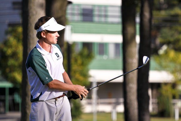 10.21.09.sports.mGolf