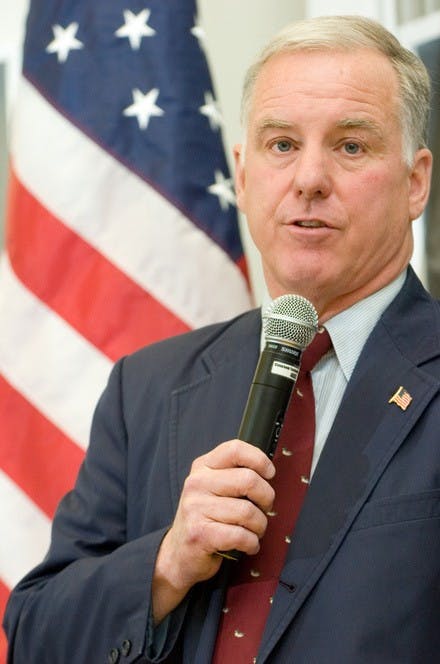 Democratic National Committee Chairman Howard Dean visited government professor Lisa Baldez's comparative politics class Monday morning.