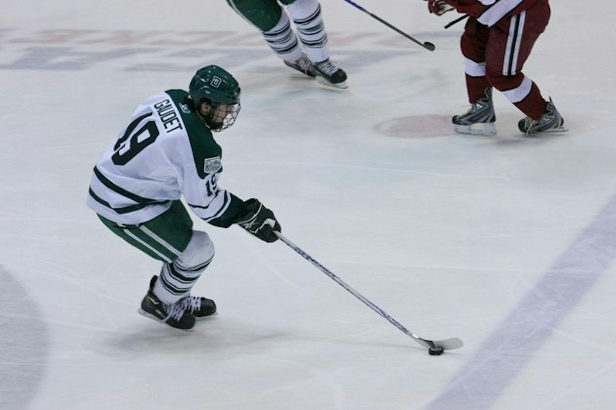 Dartmouth men's hockey split the weekend, claiming victory over Brown on Friday but falling to Yale on Saturday.