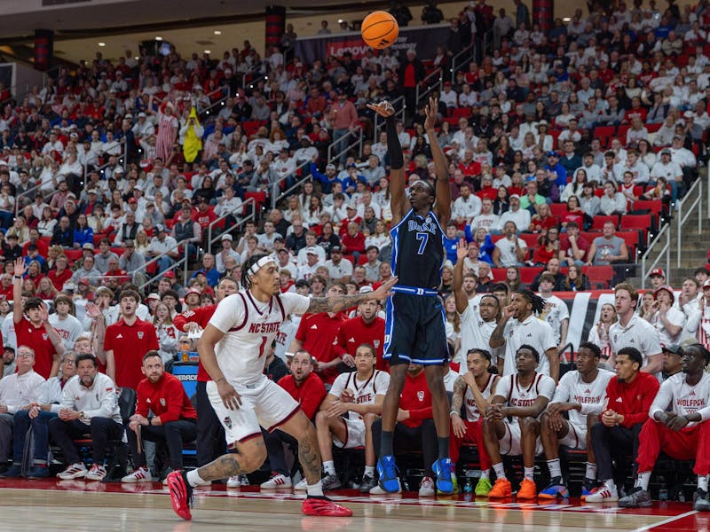 No. 1 Duke men's basketball rolls past NC State 93-64 in final ACC road tilt