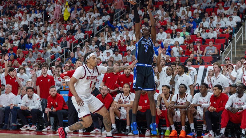No. 1 Duke men's basketball rolls past NC State 93-64 in final ACC road tilt