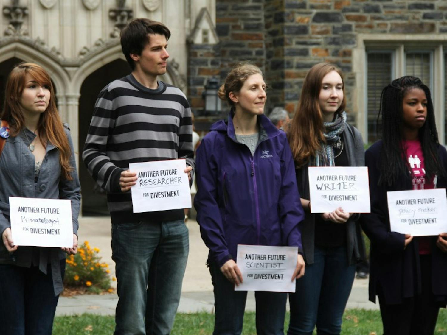 Students rally outside Allen to show their support for Divest Duke.