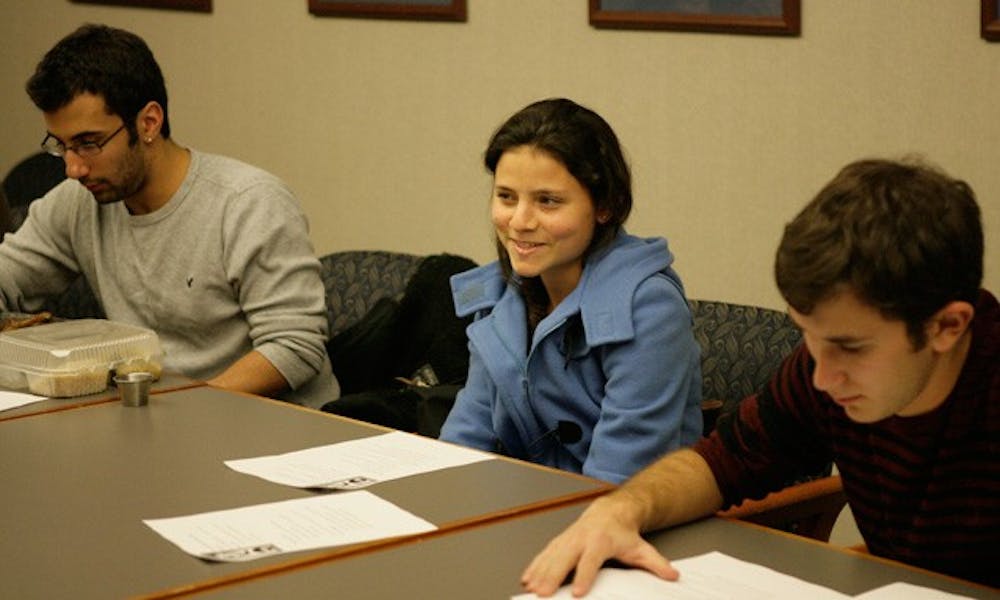Members of the Duke University Student Dining Advisory Committee met to present evaluations of campus eateries Monday.