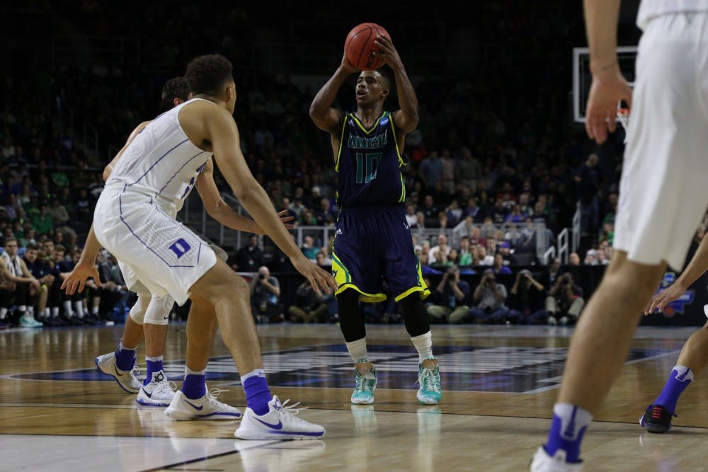 Denzel Ingram knocked down a pair of early 3-pointers to give the Seahawks confidence.