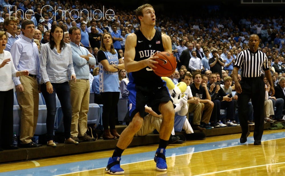 <p>Freshman Luke Kennard hit a 3-pointer from the corner with 2:39 left in the game to give the Blue Devils their first lead since 20-18 midway through the first half.</p>