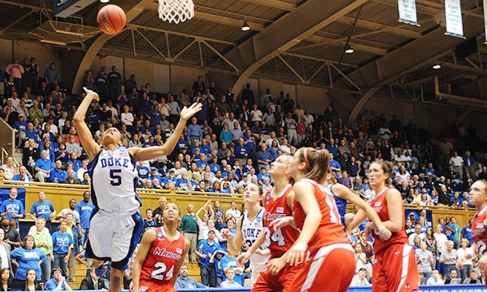 Jasmine Thomas and Chelsea Gray used dynamic on-the-ball defense and constant pressure to help key Duke’s late-game comeback.