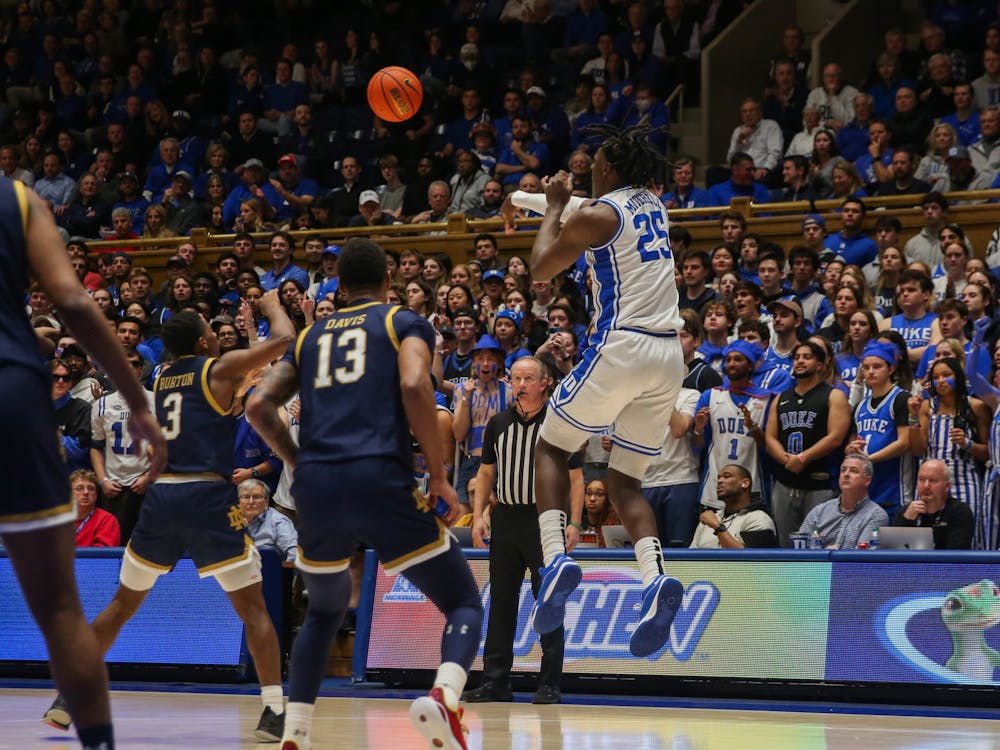 Mark Mitchell whips the ball to a teammate during Duke's first half against Notre Dame.
