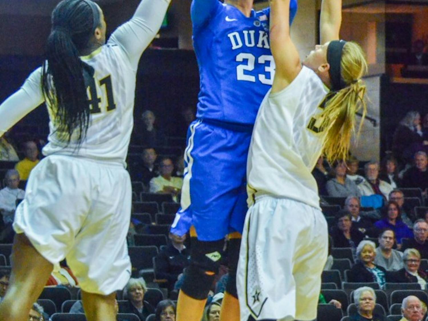 Vanderbilt held Duke star Rebecca Greenwell in check to hand the Blue Devils their first loss of the season.&nbsp;