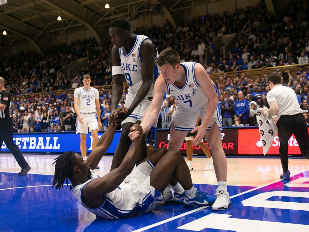 Duke men's basketball is out to a halftime lead against Pittsburgh. 