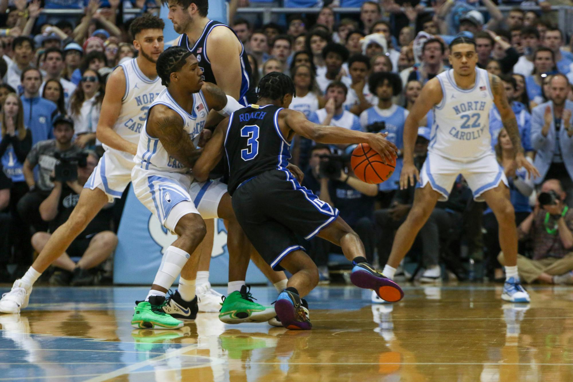 Jeremy Roach drives against North Carolina on Saturday. 