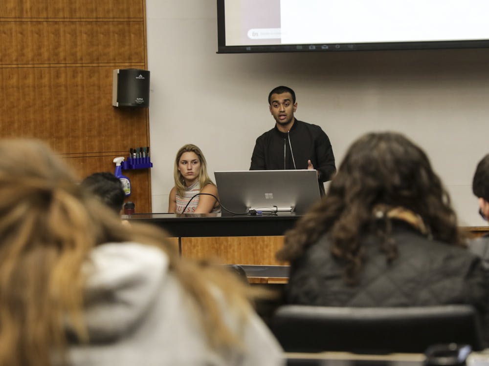 <p>Noor Tasnim, Trinity ‘18 and Ubben Fellow for Student Programs, gave a presentation to the Senate explaining the Duke Alumni Network.</p>